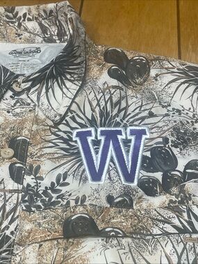 Game Guard Button Down Vented Shirt Size Small Cactus Camo Washington Husky Logo